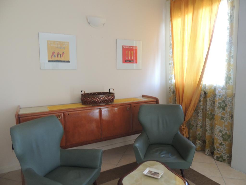 Villa Rosa Moniga del Garda Rum bild