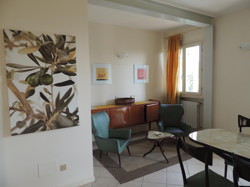 Villa Rosa Moniga del Garda Rum bild